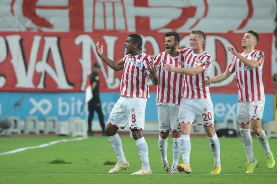 Antalyaspor, İstanbulspor'u mağlup etti!