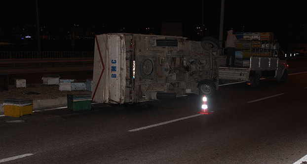 Devrilen kamyonete kimse yanaşamadı! İşte nedeni...